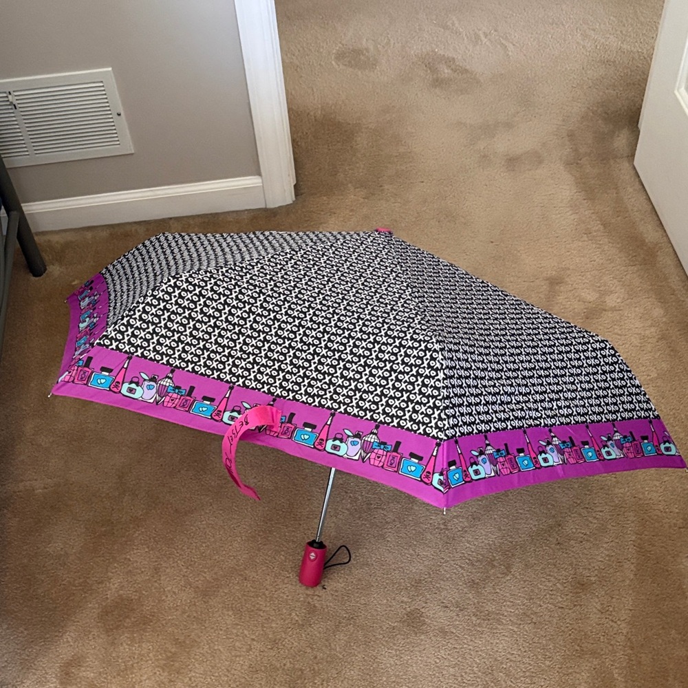 Super cute Betsey Johnson XO Umbrella for sale!